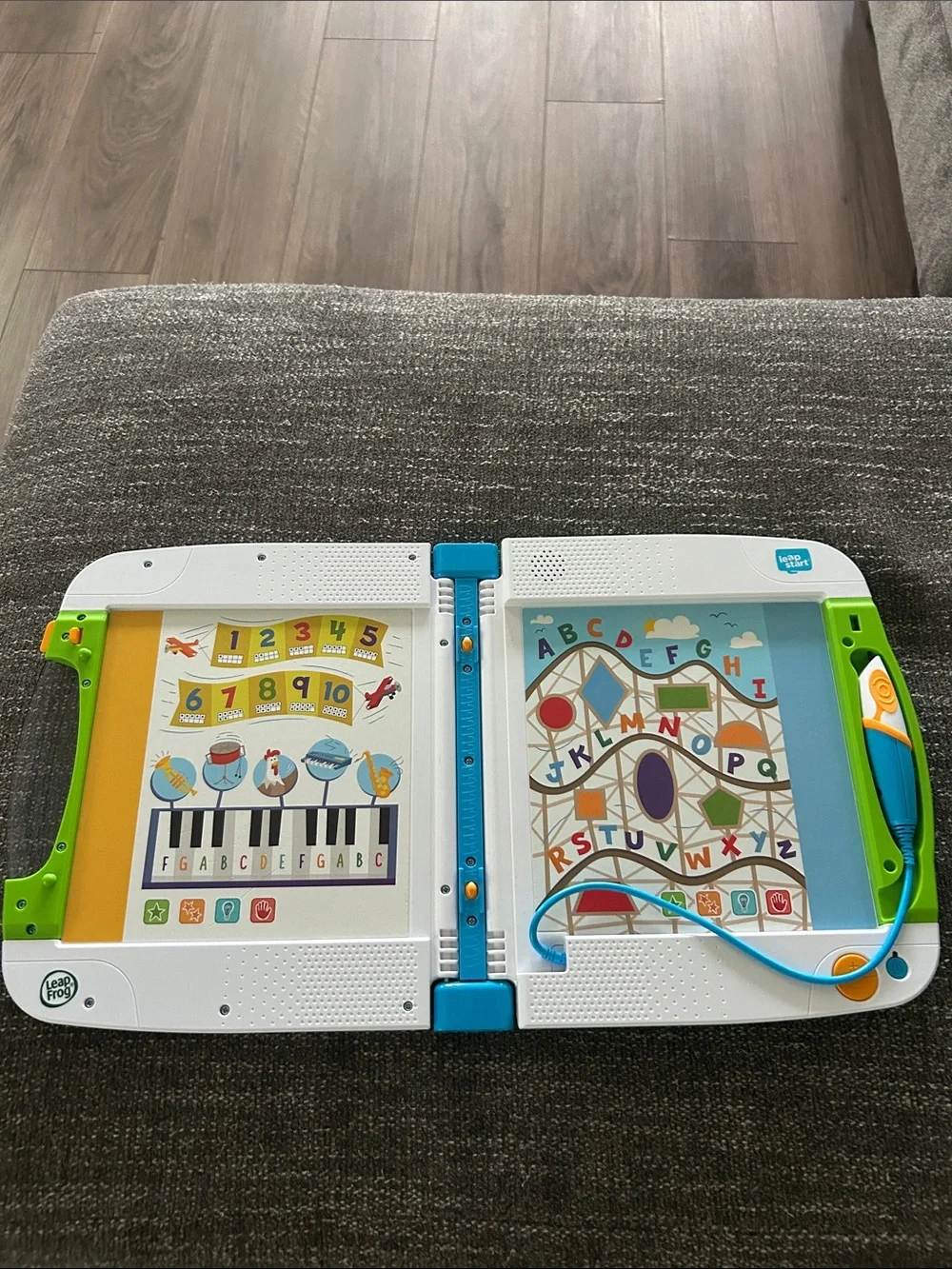 LeapFrog LeapStart Interactive Learning Book - White & Green